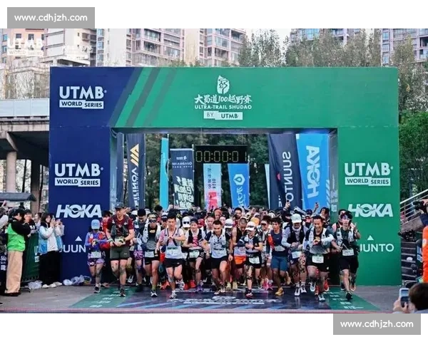 成马夺冠摔过终点！管油胜的 2 小时 16 分与草根韧劲